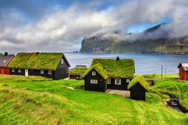 Faroe Islands, independence or maintain the status quo with Denmark?